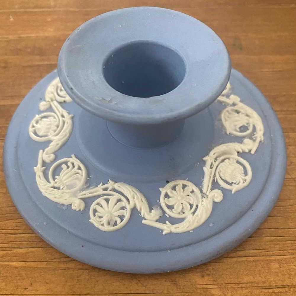 Pair of Vintage Blue Wedgewood Candle Holders - Picture 4 of 5